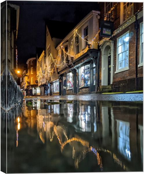 York Reflections. Canvas Print by Jason Connolly