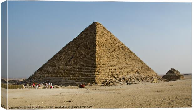 Pyramid of Menkaure at Giza, Egypt. Canvas Print by Peter Bolton