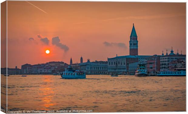 Sunset over The Grand Canal Canvas Print by Viv Thompson