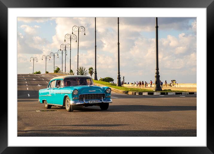 American 1950s car, Cuba Framed Mounted Print by Phil Crean