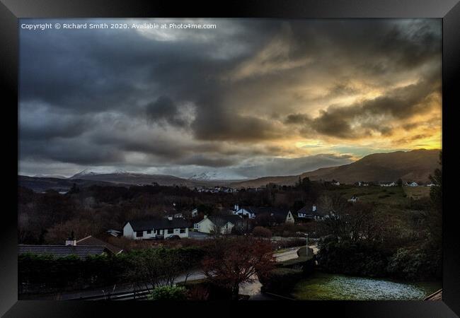 The southerly view from The walk-up on the last afternoon of 2020 Framed Print by Richard Smith