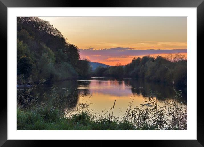 Sunset over the River Severn near Bishop's Norton. Framed Mounted Print by Susan Snow
