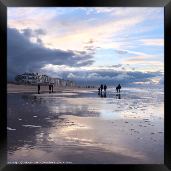 Evening Sky Wenduine Beach, Belgium Framed Print by Imladris 
