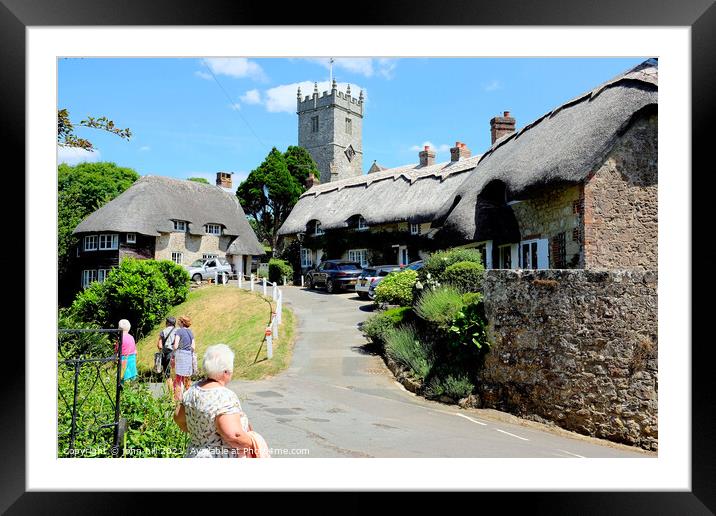 Village thatch at Godshill on Isle of Wight, UK. Framed Mounted Print by john hill