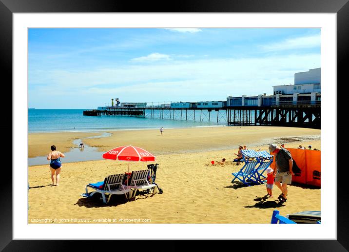 Pier and sands at Sandown on Ise of Wight, UK. Framed Mounted Print by john hill
