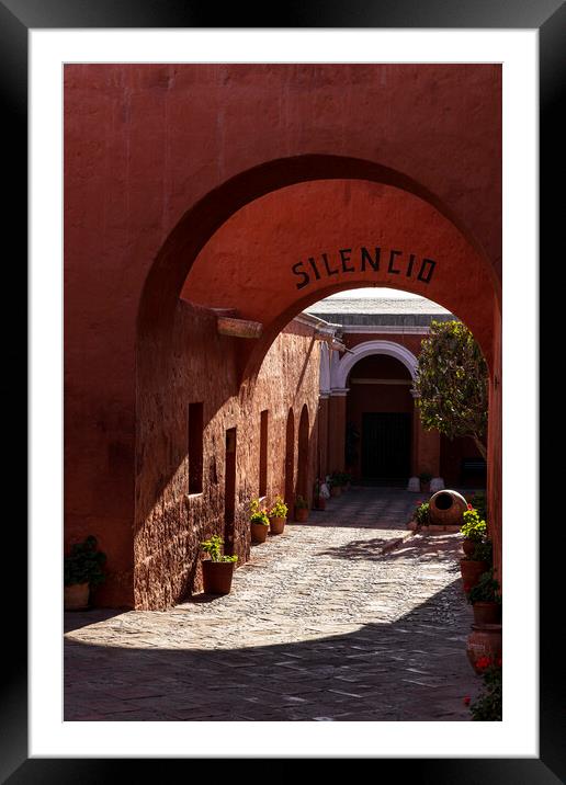 Silent courtyard in the Santa Catalina monastery, Arequipa, Peru Framed Mounted Print by Phil Crean
