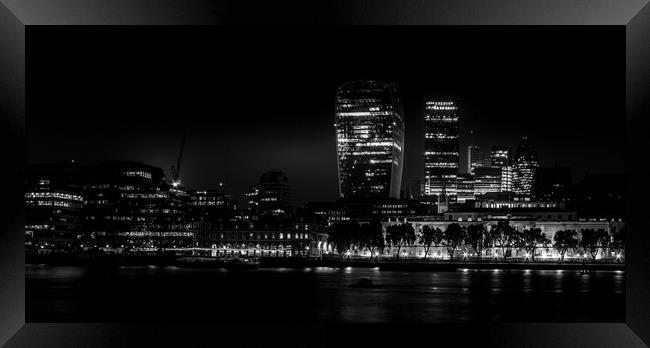 London at night Framed Print by chris smith
