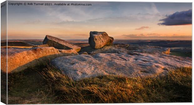 Evening on Stanage Edge. Canvas Print by Rob Turner