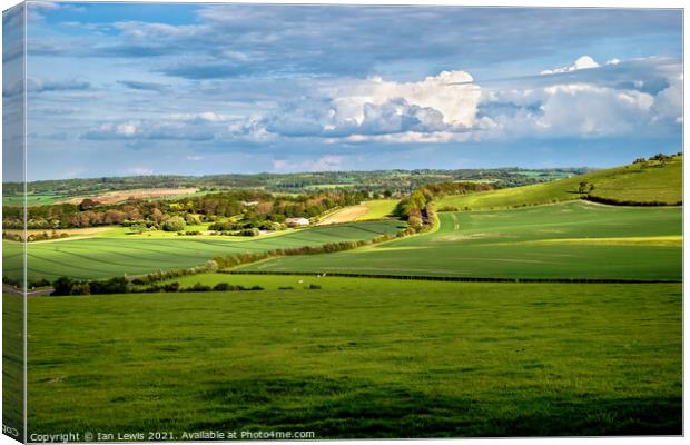 A view Of The Thames Valley Canvas Print by Ian Lewis