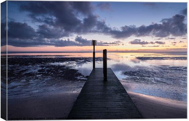 Sunrise, Cleethorpes, North East Lincolnshire Canvas Print by Tony Gaskins