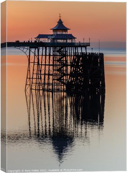 Clevedon Pier with reflection Canvas Print by Rory Hailes