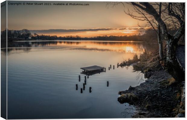 Sunset over Carr Mill dam near to St Helens Canvas Print by Peter Stuart