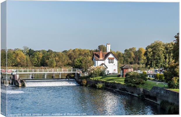 Weir at Goring on Thames South Oxfordshire  Canvas Print by Nick Jenkins