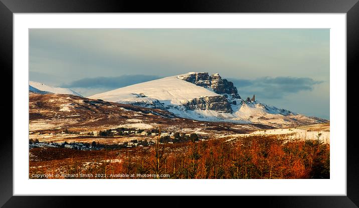 The Storr in winter. Framed Mounted Print by Richard Smith