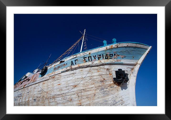 The old fishing boat Framed Mounted Print by Rory Trappe