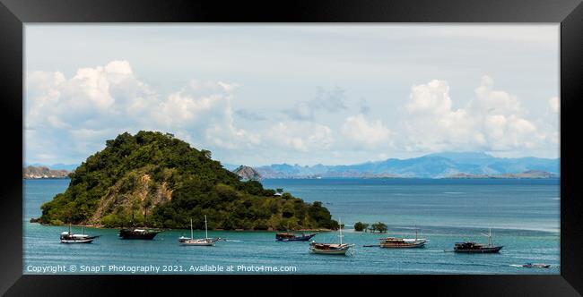 Palua Pungua Besar island and boats near Labuan Bajo, Flores, Indonesia Framed Print by SnapT Photography