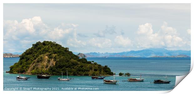 Palua Pungua Besar island and boats near Labuan Bajo, Flores, Indonesia Print by SnapT Photography