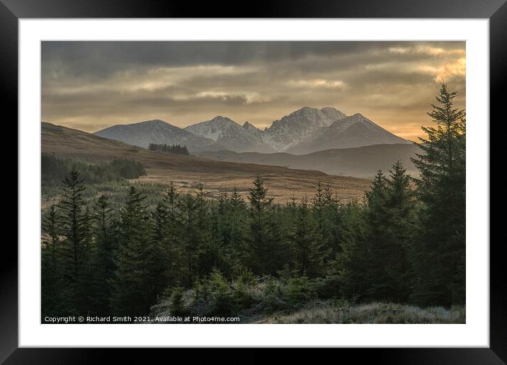 Blabheinn and surrounding hills from the Struan road. Framed Mounted Print by Richard Smith