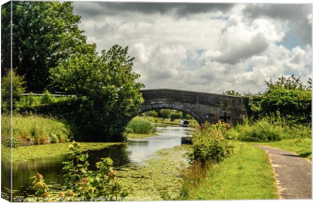 Leeds Liverpool Canal  Canvas Print by Phil Longfoot
