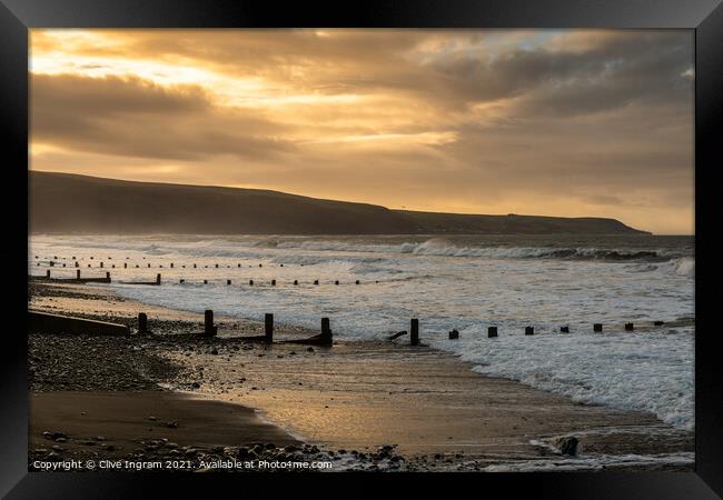 Barmouth winter dawn Framed Print by Clive Ingram