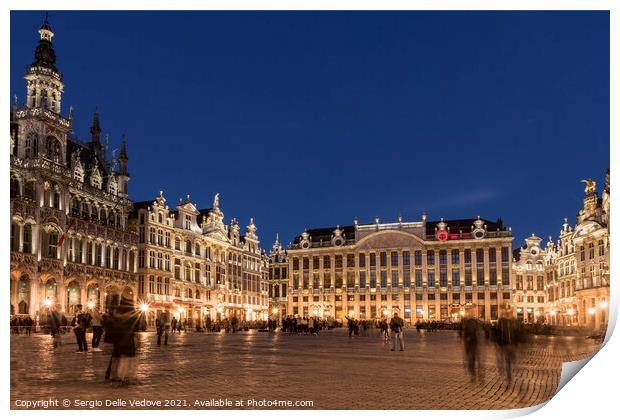 The Grand place square in Brussels Print by Sergio Delle Vedove