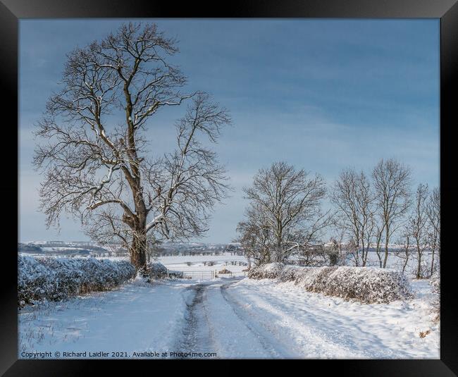Van Farm Lane in Snow (1) Framed Print by Richard Laidler