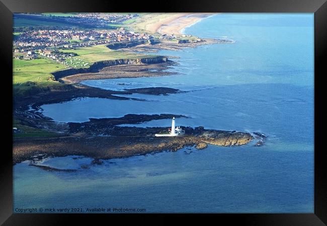 St Marys Lighthouse Whitley Bay Framed Print by mick vardy