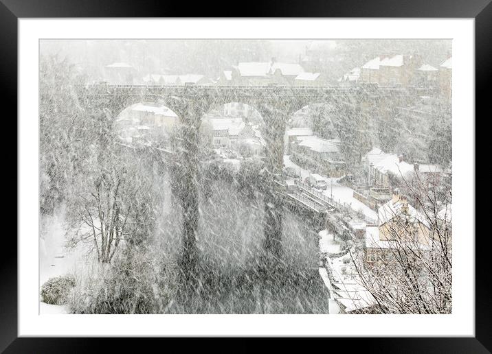 Winter snow storm over the railway viaduct at Knaresborough, North Yorkshire, UK Framed Mounted Print by mike morley