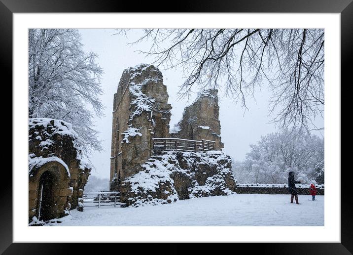 Winter snow sunrise over the historical remains of the castle in Knaresborough, North Yorkshire.  Framed Mounted Print by mike morley