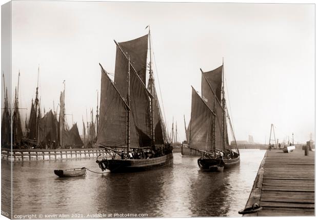 Fishing Smacks leaving Lowestoft Harbour early 190 Canvas Print by Kevin Allen