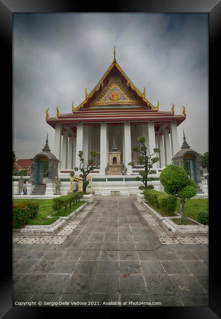 Wat Suthat temple in Bangkok Framed Print by Sergio Delle Vedove