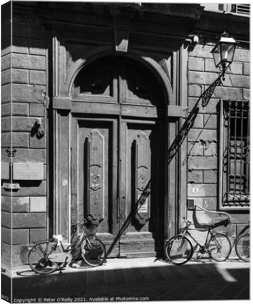 Doorway in Florence Canvas Print by Peter O'Reilly
