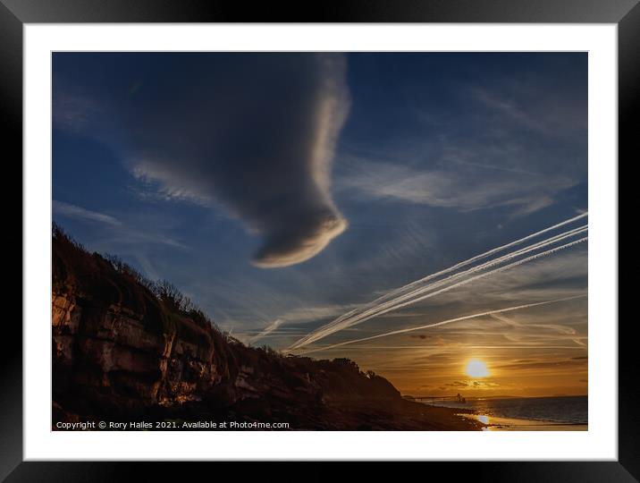 Hammer head cloud Framed Mounted Print by Rory Hailes