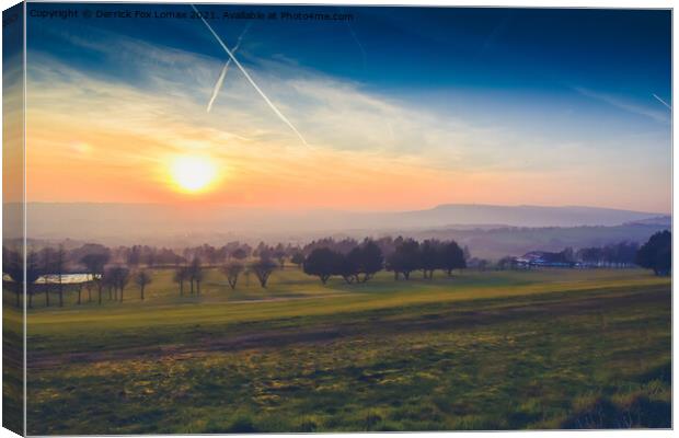 Holcombe hill and peel tower in ramsbottom Canvas Print by Derrick Fox Lomax