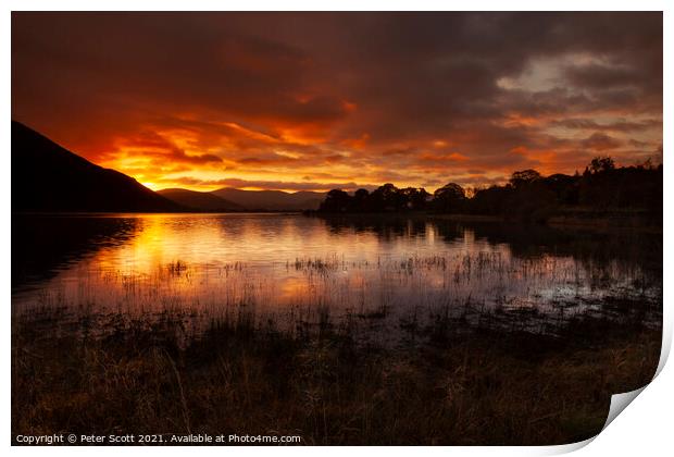 Fire in the sky at Derwent water Print by Peter Scott