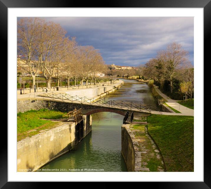 Canal du Midi at Beziers looking down the old sect Framed Mounted Print by Ann Biddlecombe