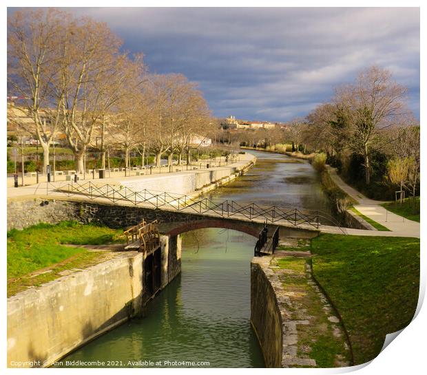 Canal du Midi at Beziers looking down the old sect Print by Ann Biddlecombe
