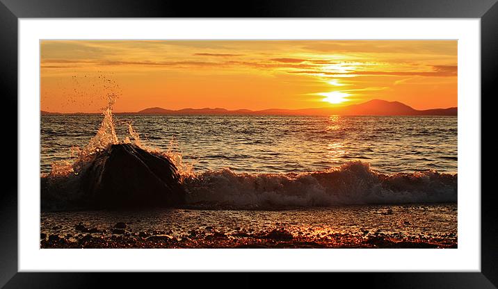Shell island sunset Framed Mounted Print by Sean Wareing