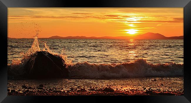 Shell island sunset Framed Print by Sean Wareing