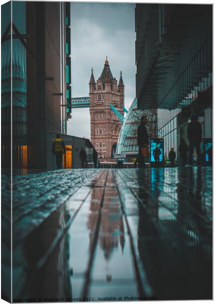 The Tower Bridge Canvas Print by Wojciech Jagoda