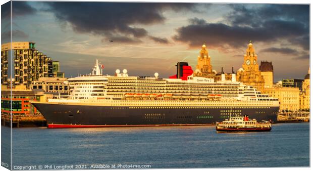 RMS Queen Mary leaves Liverpool  Canvas Print by Phil Longfoot