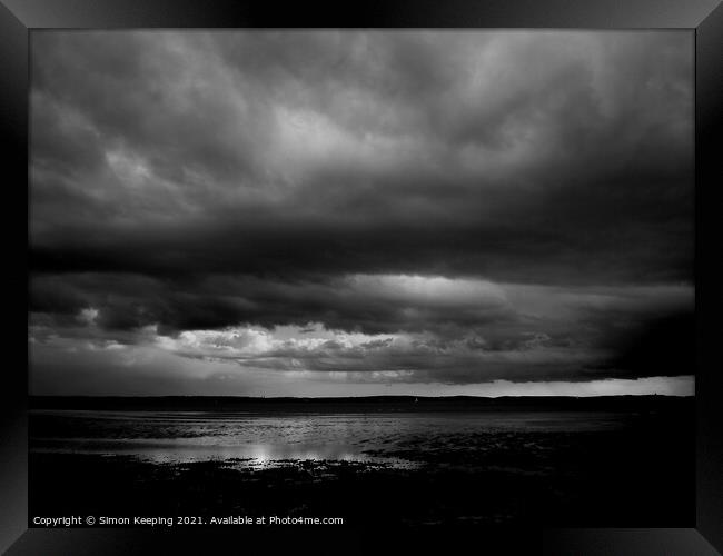 STORMY BEACH - hill head, solent, hampshire Framed Print by Simon Keeping