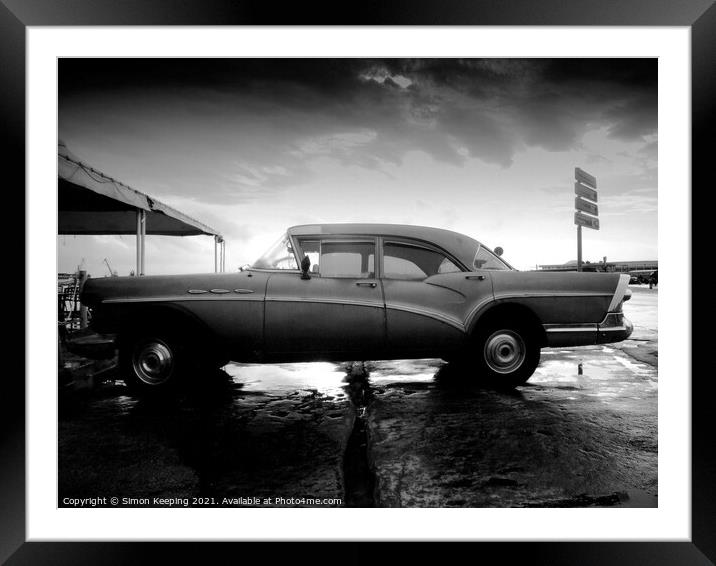 CLASSIC AMERICAN CAR Framed Mounted Print by Simon Keeping
