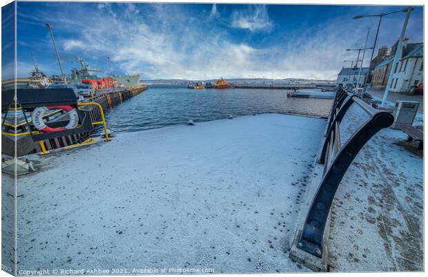 Lerwick Harbour in the snow Canvas Print by Richard Ashbee