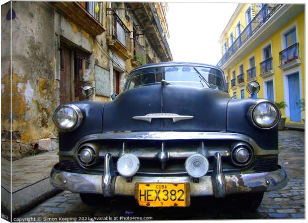 CLASSIC CHEVY IN CUBA Canvas Print by Simon Keeping