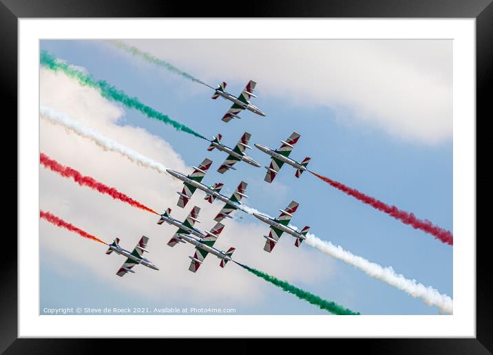 Frecce Tricolore Crossover Display Framed Mounted Print by Steve de Roeck