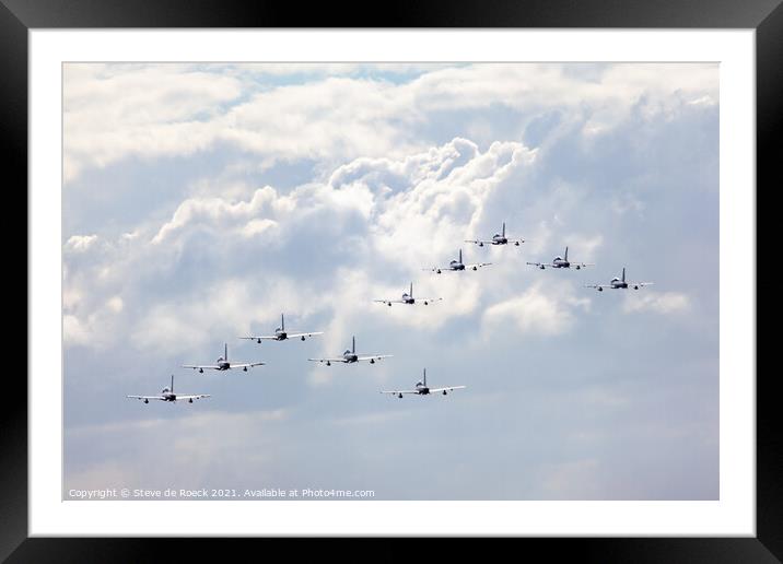 Frecce Tricolore Depart In Formation Framed Mounted Print by Steve de Roeck
