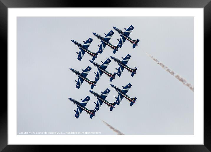 Frecce Tricolore Perfect Formation Framed Mounted Print by Steve de Roeck