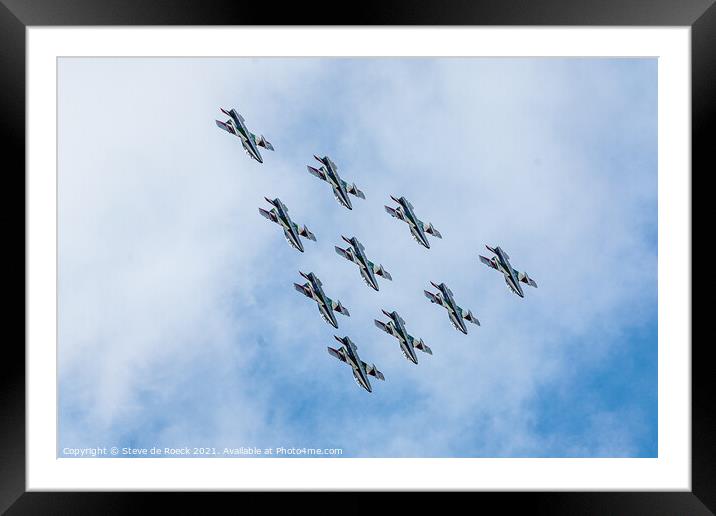 Frecce Tricolore Loop In Formation Framed Mounted Print by Steve de Roeck