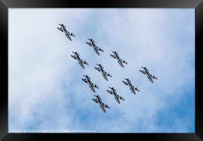 Frecce Tricolore Loop In Formation Framed Print by Steve de Roeck